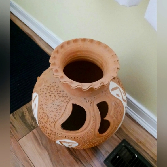 Pottery Vase - Picture 5 of 8